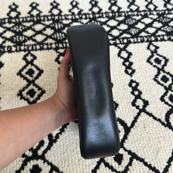 Givenchy handbag - Picture 3 of 11